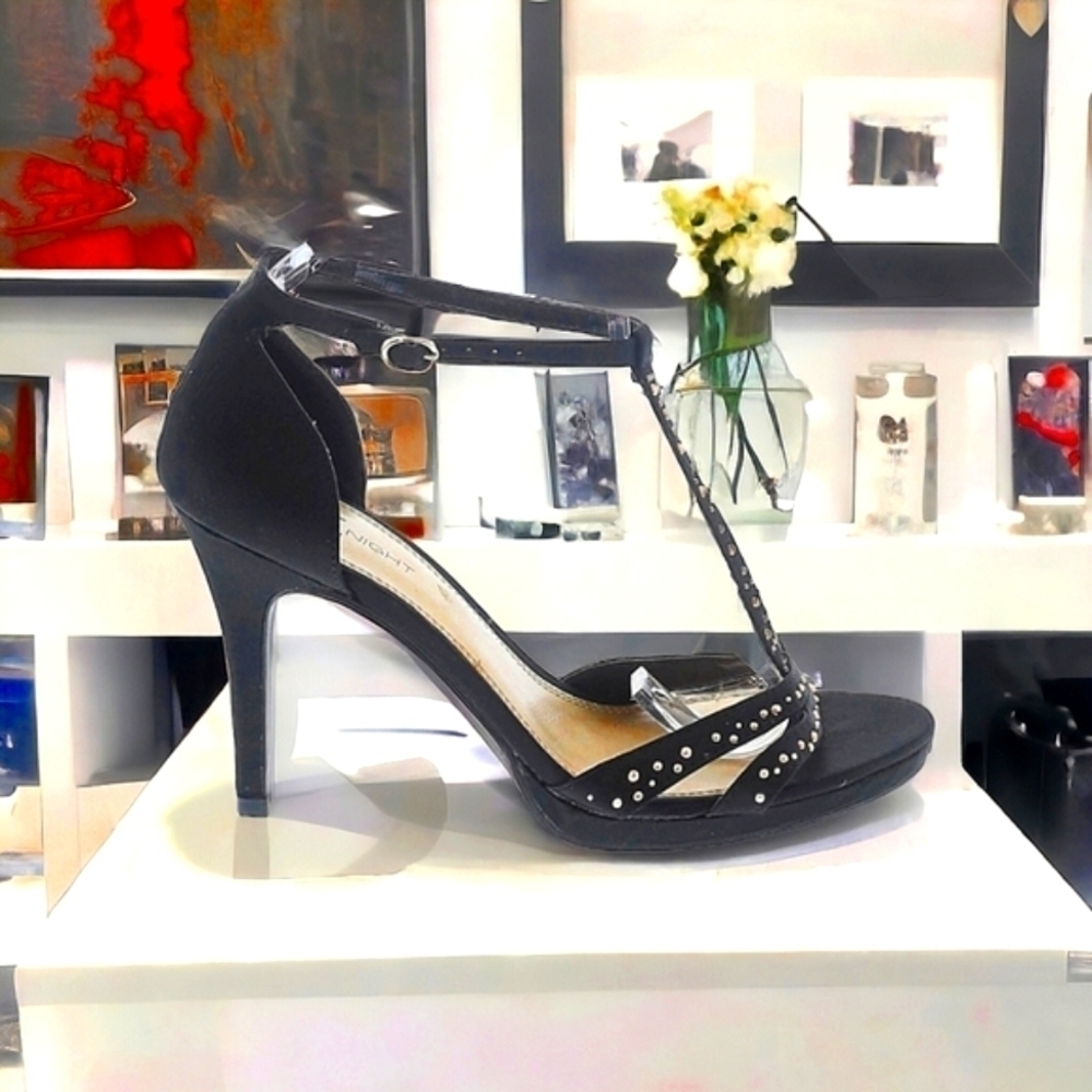 Fioni Night Womens High Heels Size 10 Black Gold Studs T Strap Open Toe Pumps